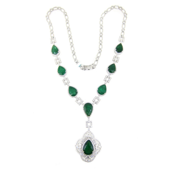 Emerald Luxury Diamond Necklace